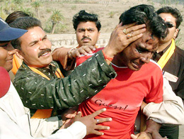 Bajrang Dal activists blackening the face of a lover in Bhopal